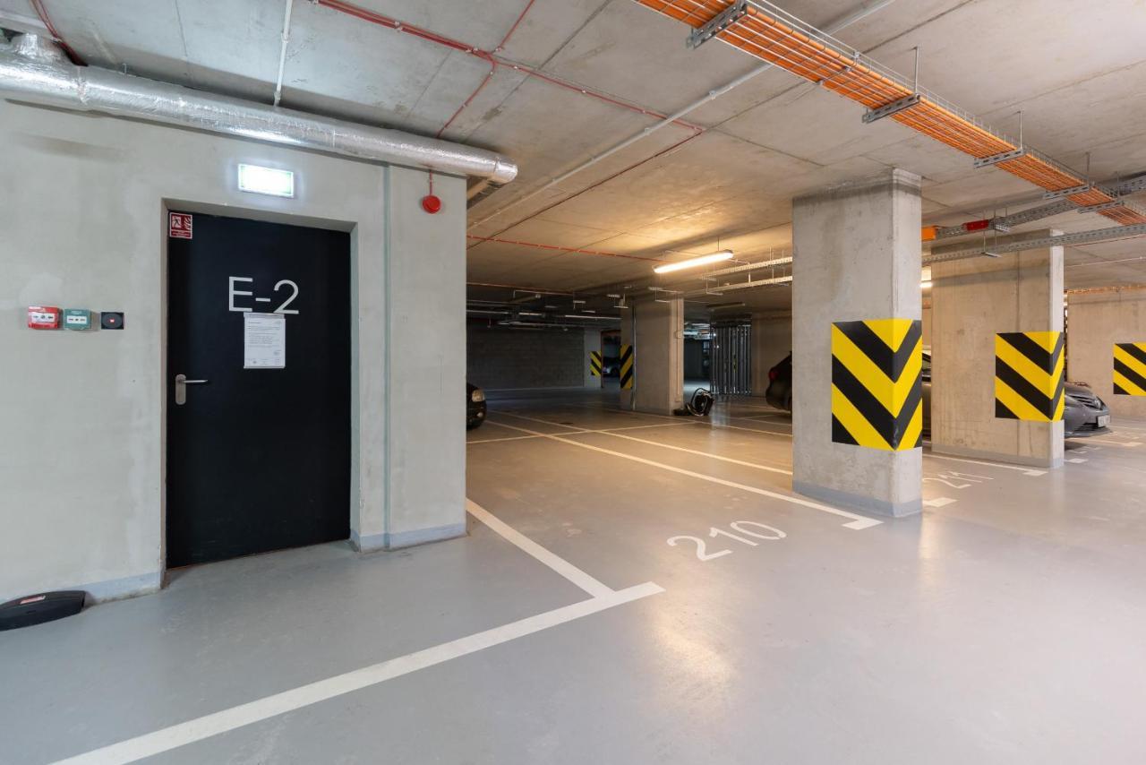 Loft With Parking In By Renters Leilighet Warszawa